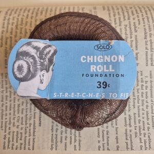 50's Chignon Roll